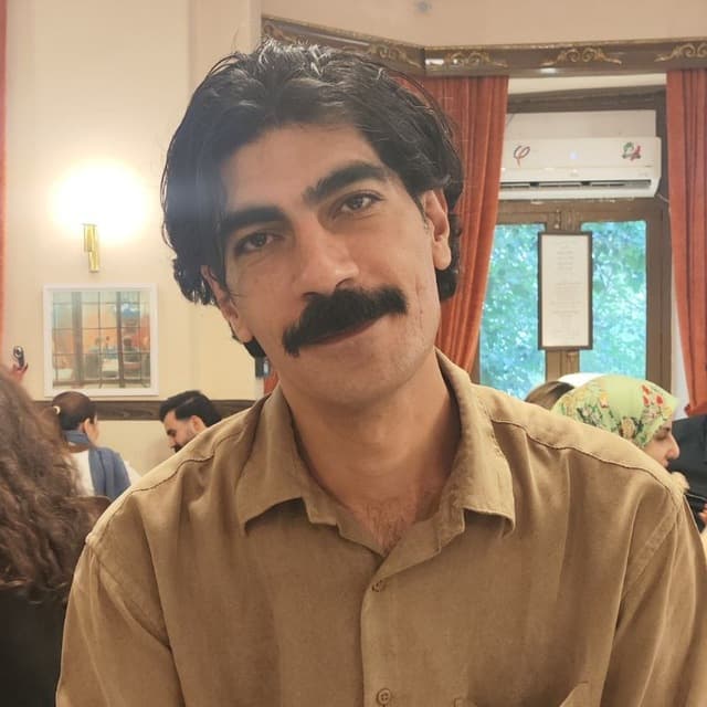 شیرزاد احمدی‌وند